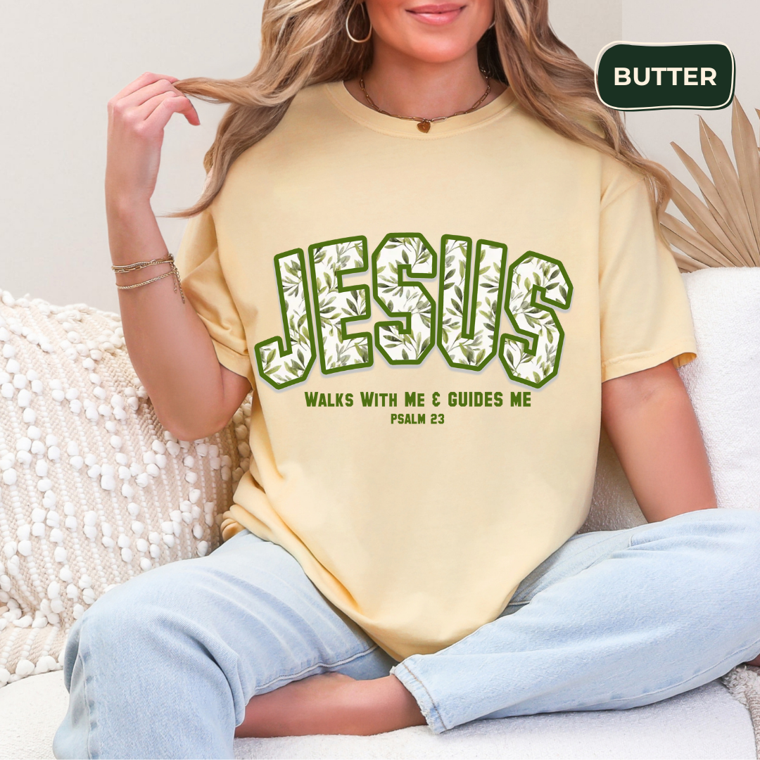 Jesus walks with me T-shirt
